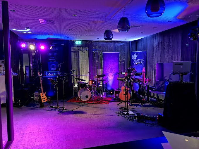 Notenstrauss Liveband — Bühne und Partybeleuchtung